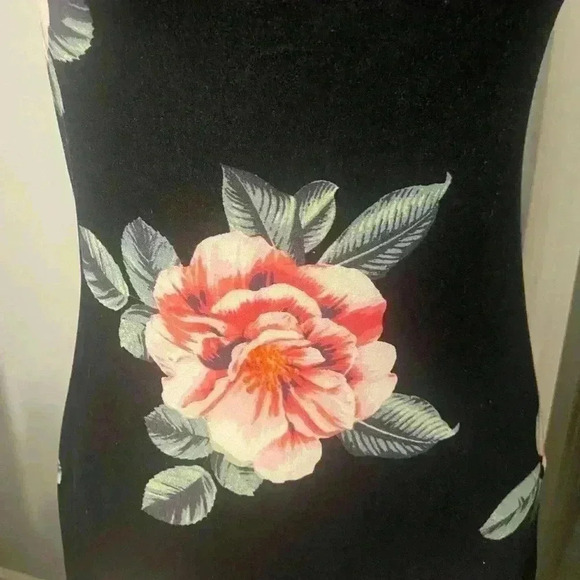 Juniors Floral dress in black with floral design in pinks white & green sizeM7-9 - Picture 7 of 9